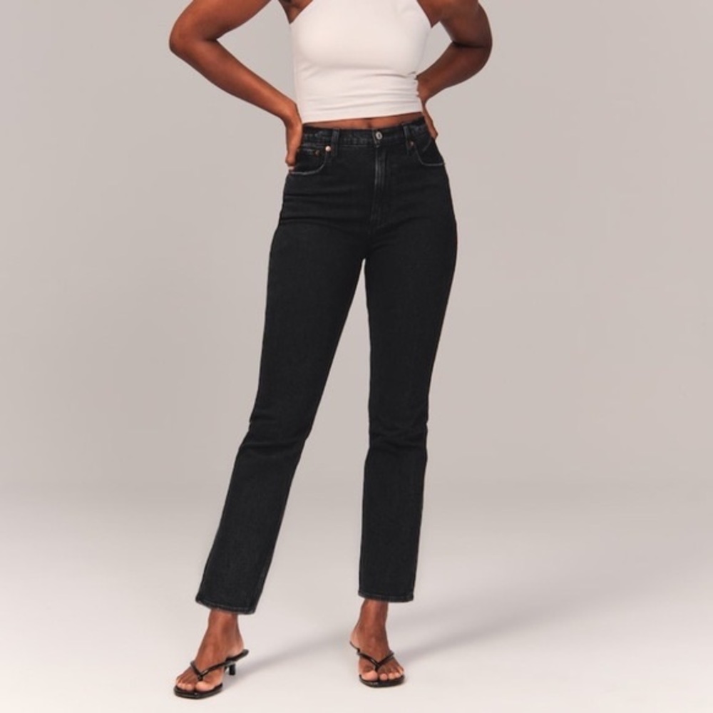 Abercrombie Ultra High Rise Ankle Straight Jean - size 25 extra short